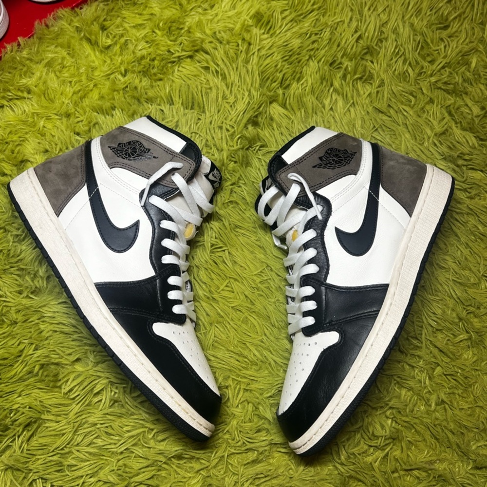 Jordan 1 Retro High Dark Mocha